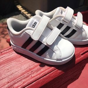 Adidas Baseline CMF Sneaker (Toddler) 5.5